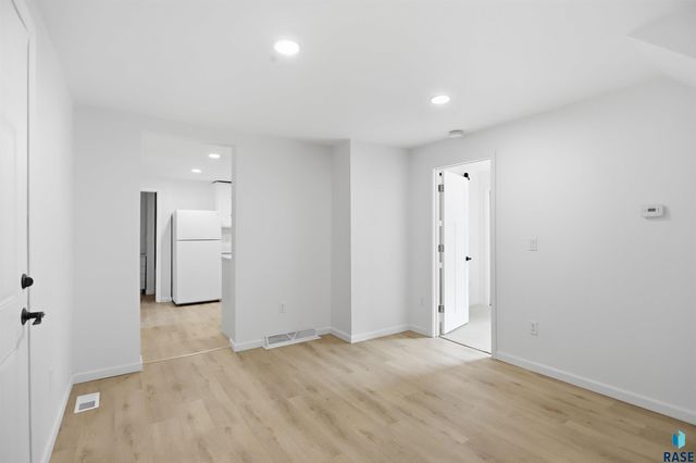 614 W 1st St Street, Sioux Falls, SD 57104