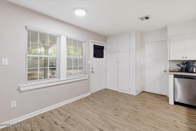 507 Heatherwood Drive, Jackson, MS 39212