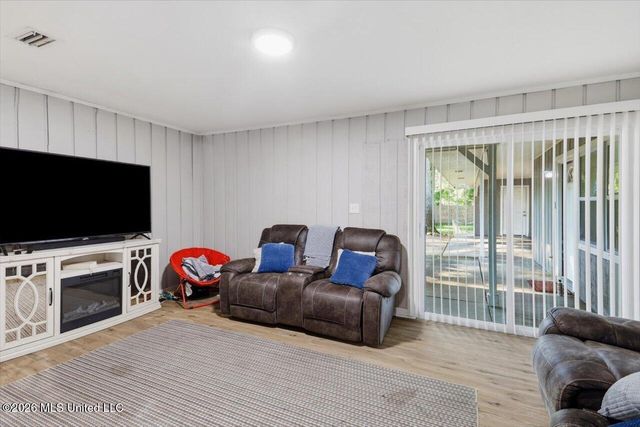 507 Heatherwood Drive, Jackson, MS 39212