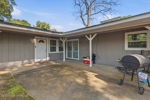 507 Heatherwood Drive, Jackson, MS 39212