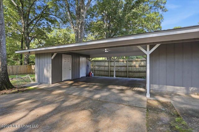 507 Heatherwood Drive, Jackson, MS 39212