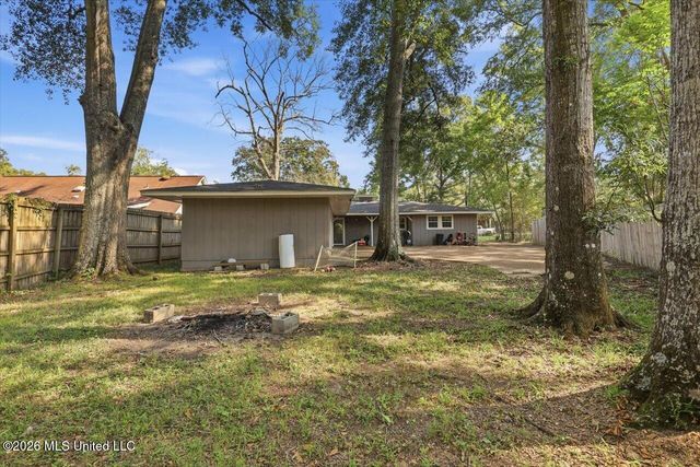507 Heatherwood Drive, Jackson, MS 39212