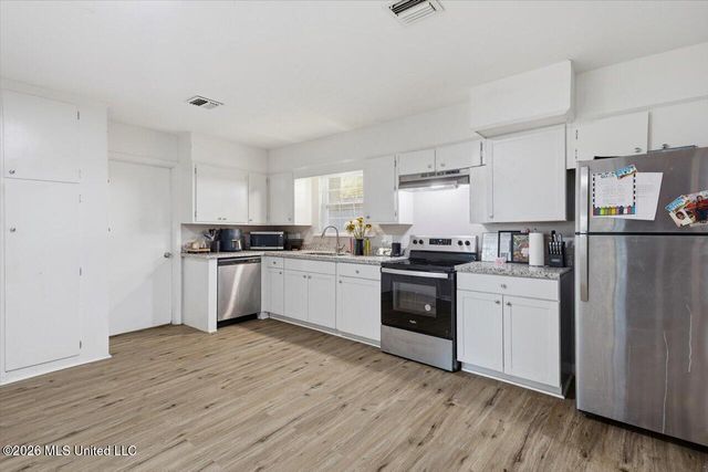 507 Heatherwood Drive, Jackson, MS 39212