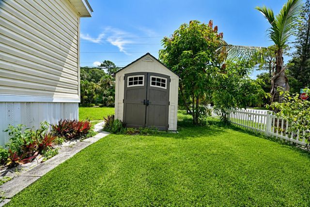8137 SW WILDWOOD Drive, Stuart, FL 34997