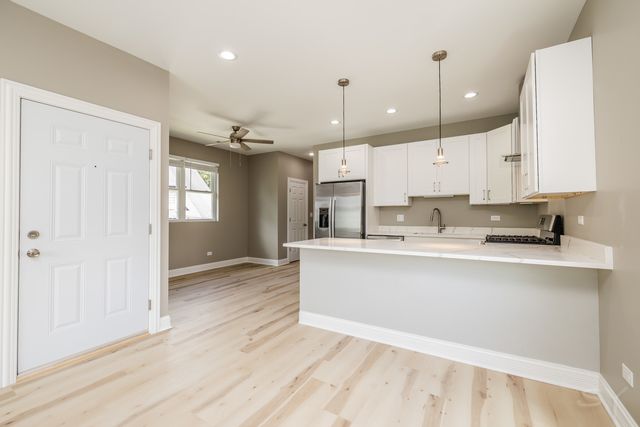 723 N Waller Avenue 1, Chicago, IL 60644