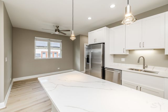 723 N Waller Avenue 1, Chicago, IL 60644