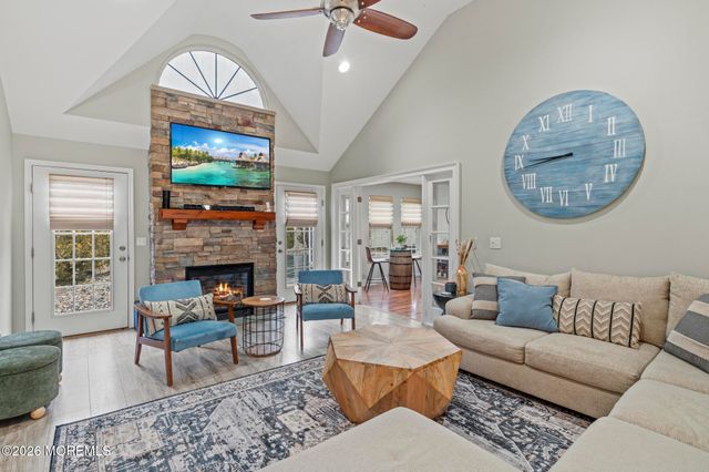 647 Hugo Drive, Toms River, NJ 08753