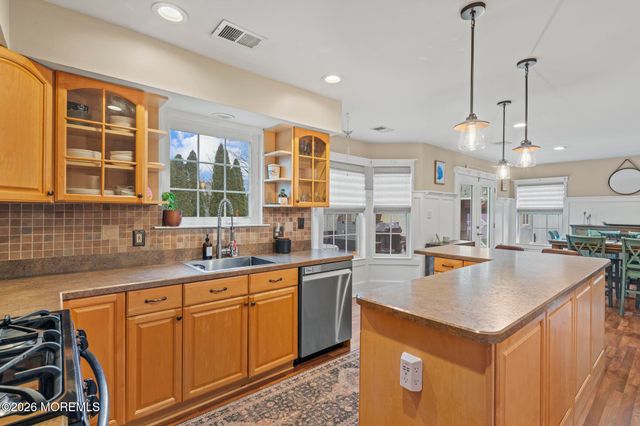 647 Hugo Drive, Toms River, NJ 08753