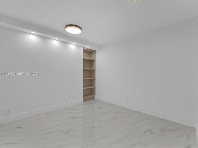 19707 Turnberry Way 22D, Aventura, FL 33180