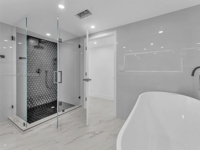 19707 Turnberry Way 22D, Aventura, FL 33180