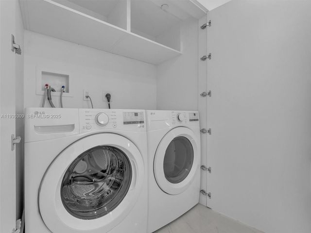 19707 Turnberry Way 22D, Aventura, FL 33180