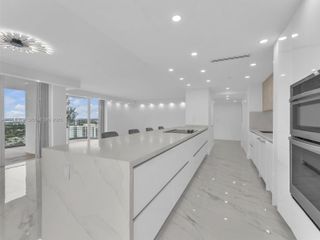 19707 Turnberry Way 22D, Aventura, FL 33180