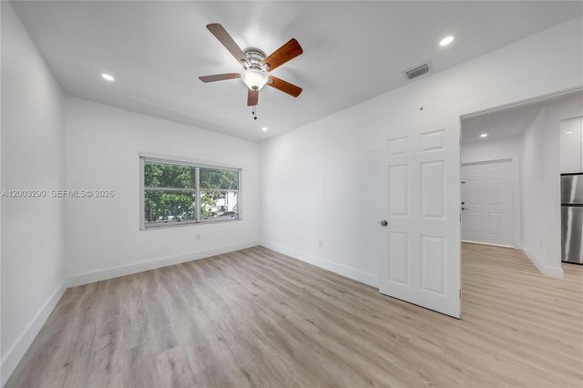 2464 SW 22nd St 5, Miami, FL 33145