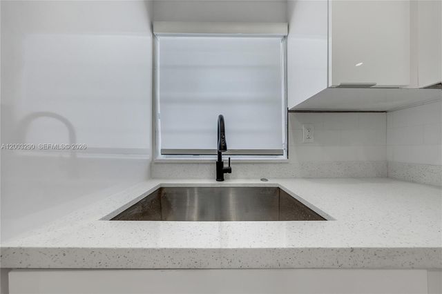 2464 SW 22nd St 5, Miami, FL 33145