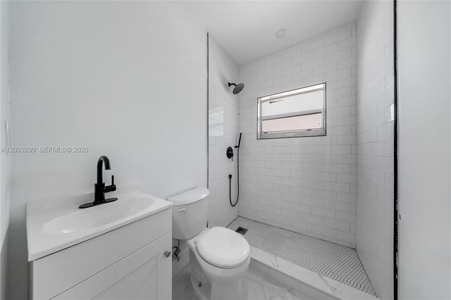 2464 SW 22nd St 5, Miami, FL 33145