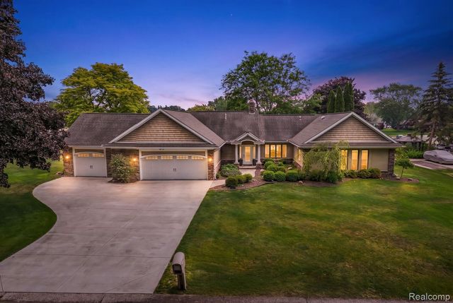 4178 Chevron Drive, Highland Charter Township, MI 48356