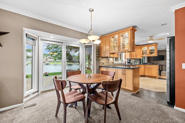 4178 Chevron Drive, Highland Charter Township, MI 48356