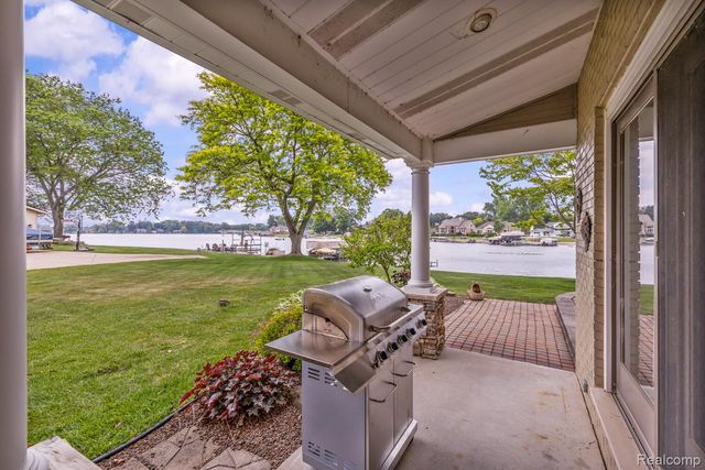 4178 Chevron Drive, Highland Charter Township, MI 48356