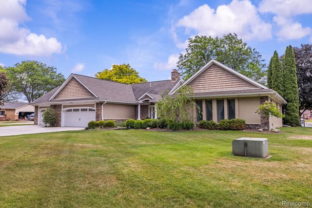 4178 Chevron Drive, Highland Charter Township, MI 48356
