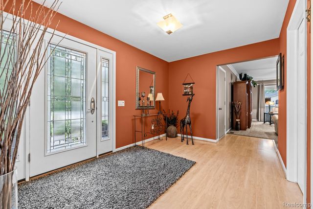 4178 Chevron Drive, Highland Charter Township, MI 48356