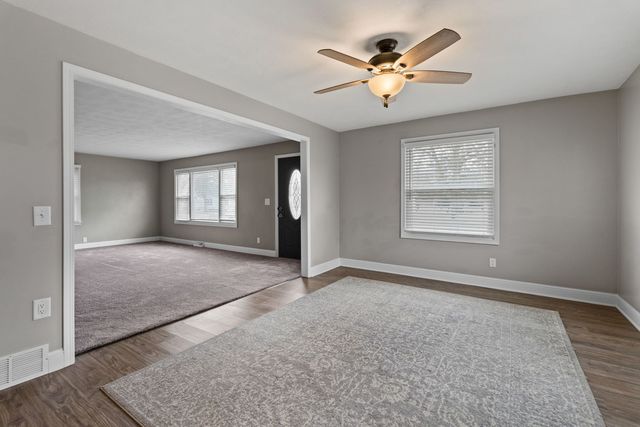 210 W 19th Ave Avenue, Coal Valley, IL 61240