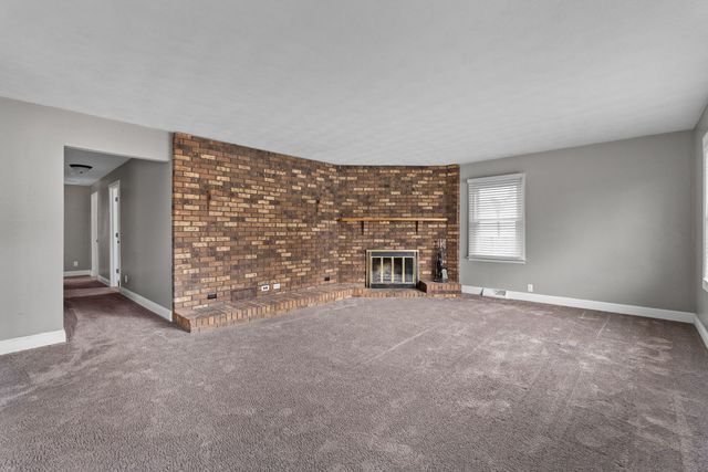 210 W 19th Ave Avenue, Coal Valley, IL 61240