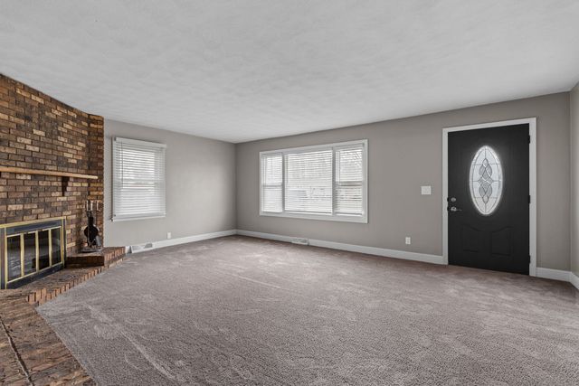 210 W 19th Ave Avenue, Coal Valley, IL 61240