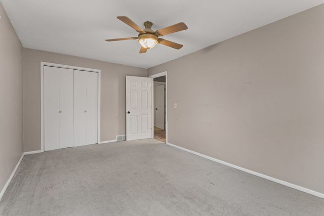 210 W 19th Ave Avenue, Coal Valley, IL 61240