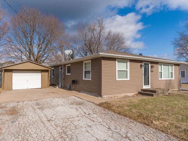 210 W 19th Ave Avenue, Coal Valley, IL 61240