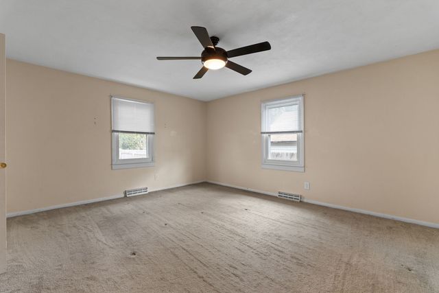 210 W 19th Ave Avenue, Coal Valley, IL 61240