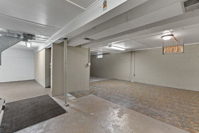 210 W 19th Ave Avenue, Coal Valley, IL 61240