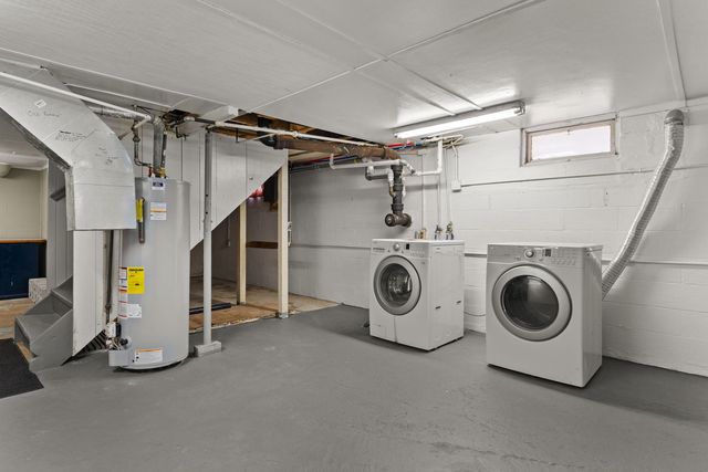 210 W 19th Ave Avenue, Coal Valley, IL 61240