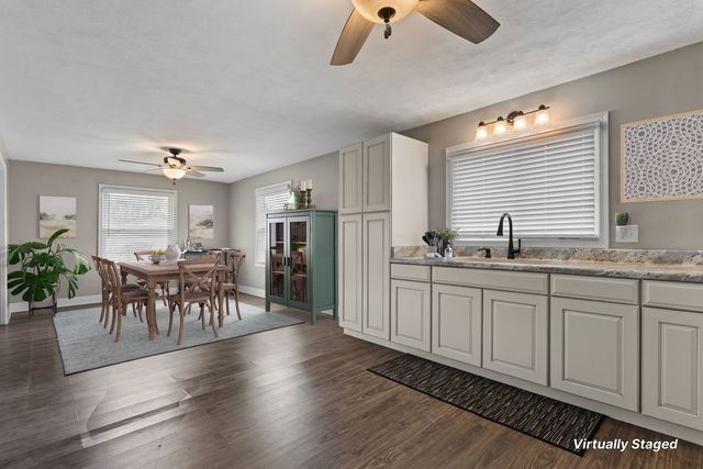 210 W 19th Ave Avenue, Coal Valley, IL 61240