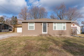 210 W 19th Ave Avenue, Coal Valley, IL 61240