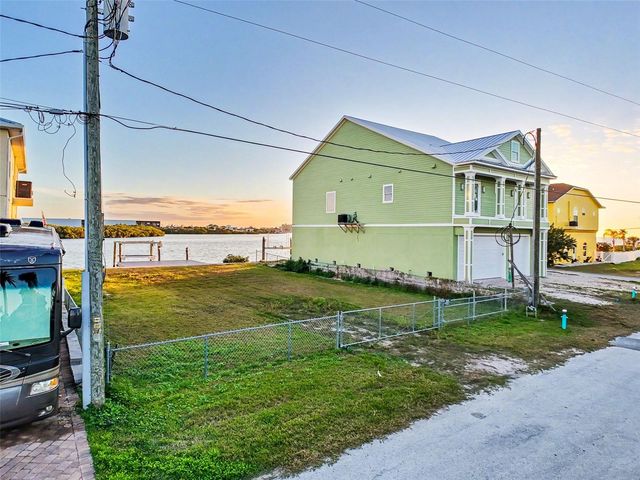 6522 SEAVIEW BOULEVARD, Hudson, FL 34667