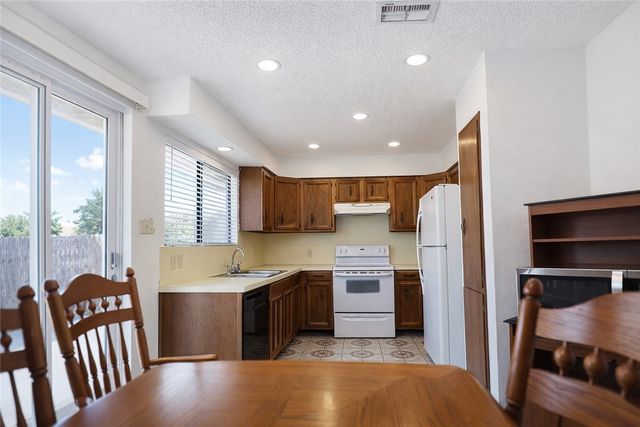 3309 Cartagena Dr, Corpus Christi, TX 78418