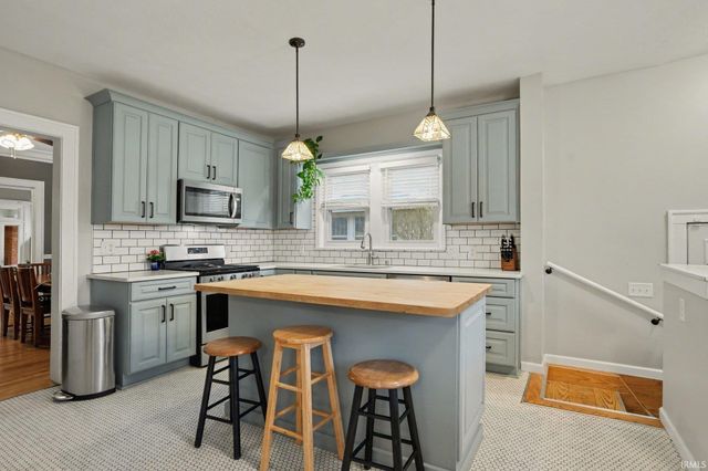 226 Parkovash Avenue, South Bend, IN 46617