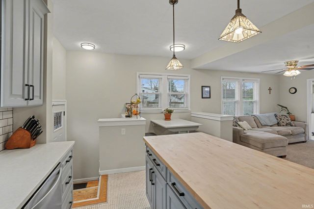 226 Parkovash Avenue, South Bend, IN 46617