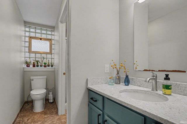 226 Parkovash Avenue, South Bend, IN 46617