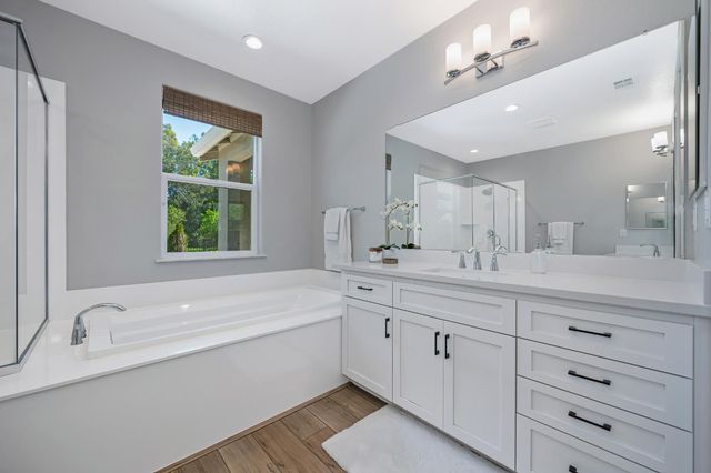 10115 Evening Star Dr, Roseville, CA 95747