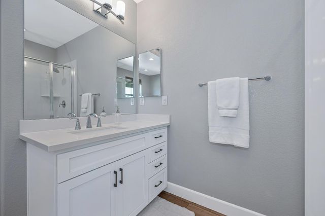 10115 Evening Star Dr, Roseville, CA 95747