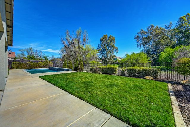 10115 Evening Star Dr, Roseville, CA 95747