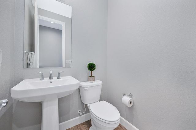 10115 Evening Star Dr, Roseville, CA 95747