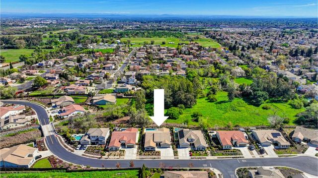 10115 Evening Star Dr, Roseville, CA 95747