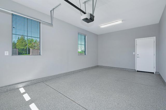 10115 Evening Star Dr, Roseville, CA 95747