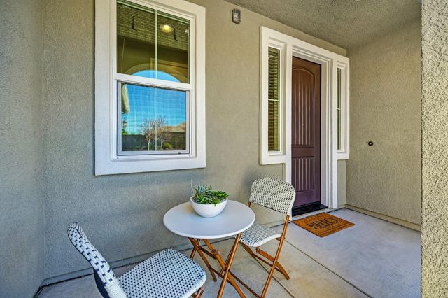 10115 Evening Star Dr, Roseville, CA 95747