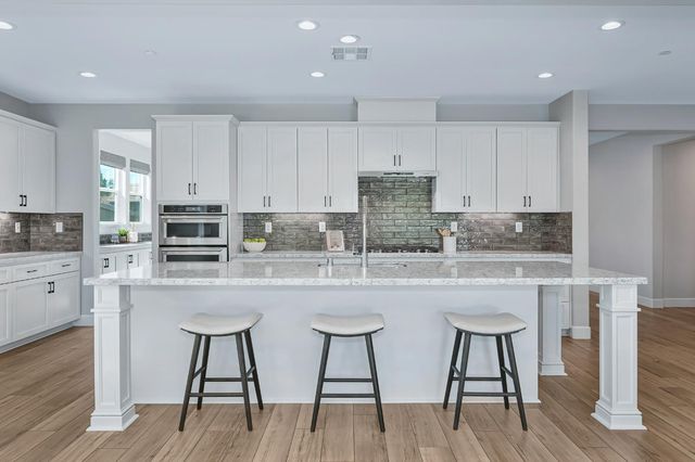 10115 Evening Star Dr, Roseville, CA 95747