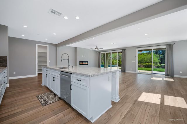 10115 Evening Star Dr, Roseville, CA 95747