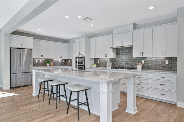 10115 Evening Star Dr, Roseville, CA 95747