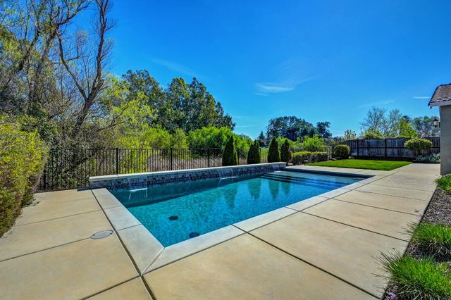 10115 Evening Star Dr, Roseville, CA 95747